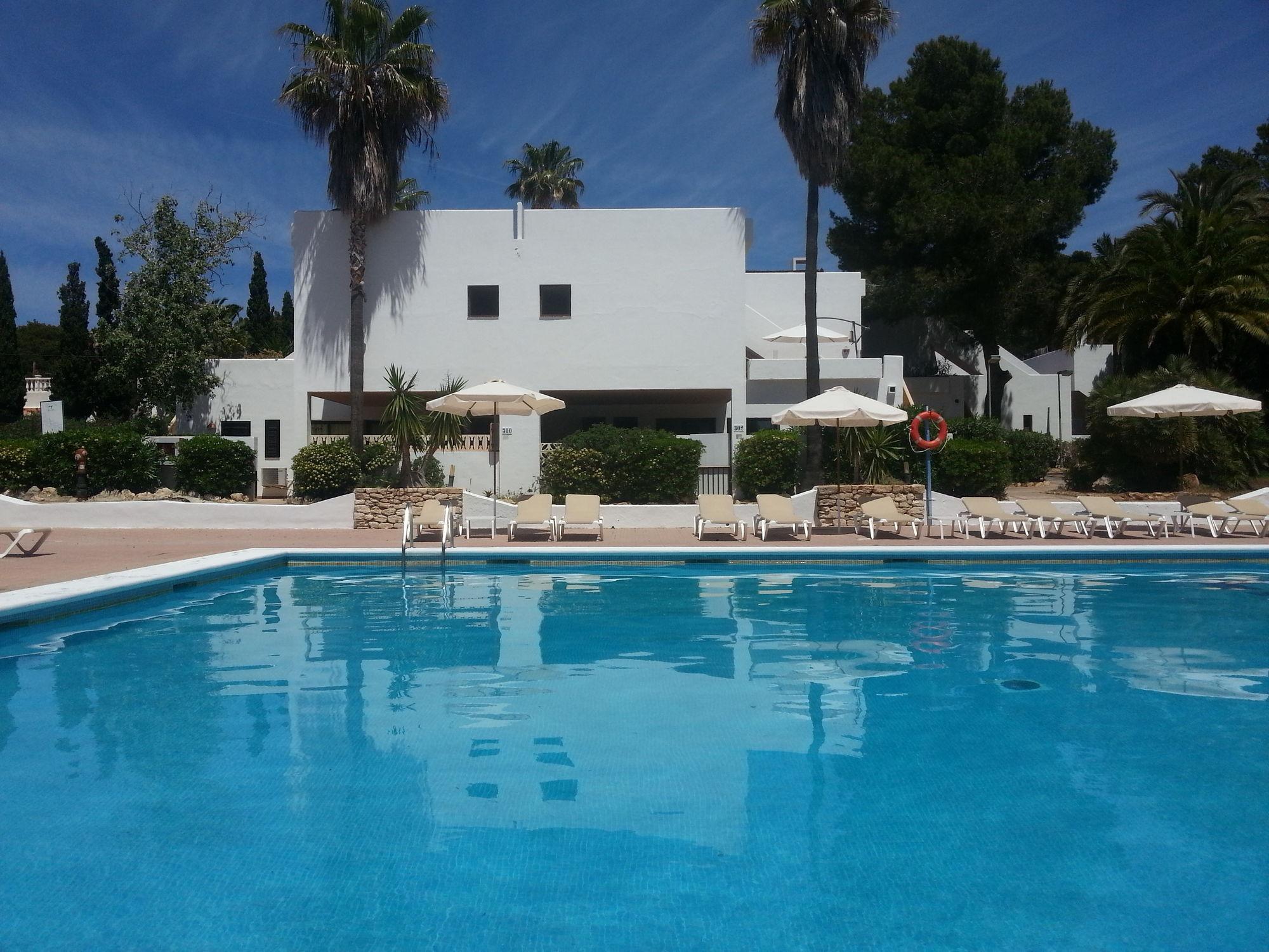 Hotel Club Cala Azul Cala Llenya Exterior foto
