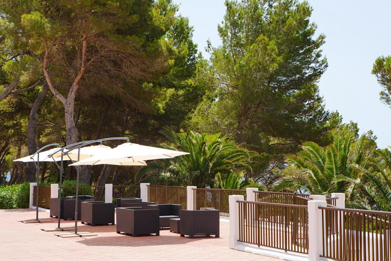 Hotel Club Cala Azul Cala Llenya Exterior foto