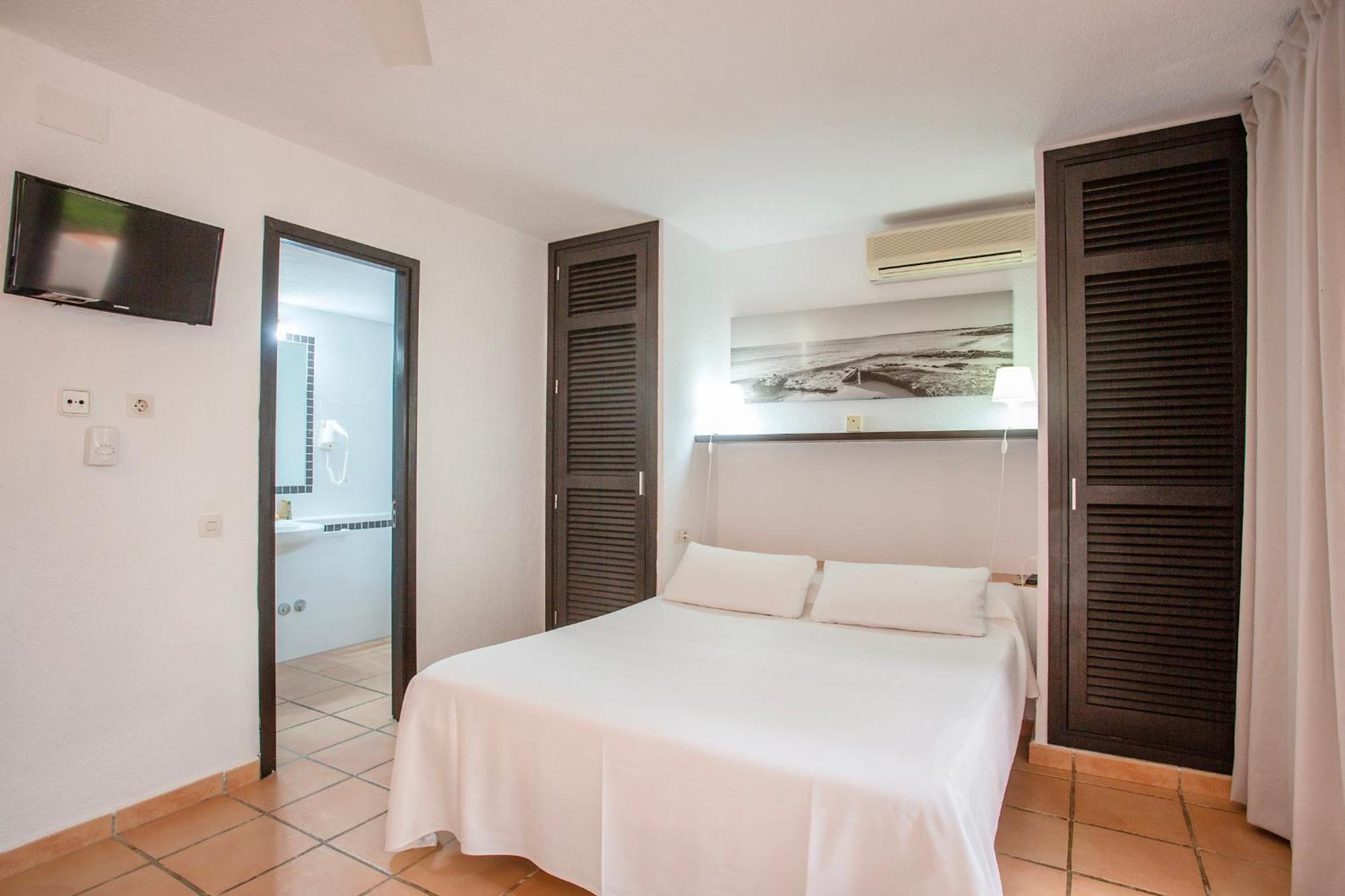 Hotel Club Cala Azul Cala Llenya Zimmer foto