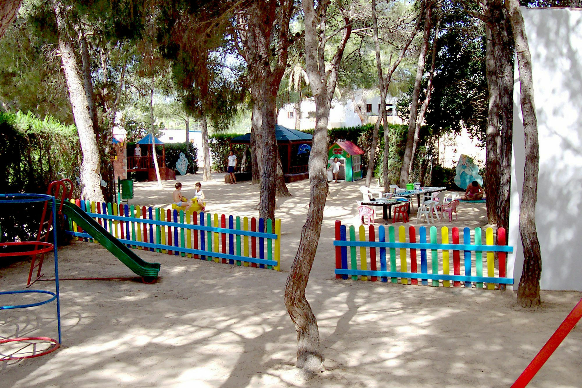 Hotel Club Cala Azul Cala Llenya Exterior foto