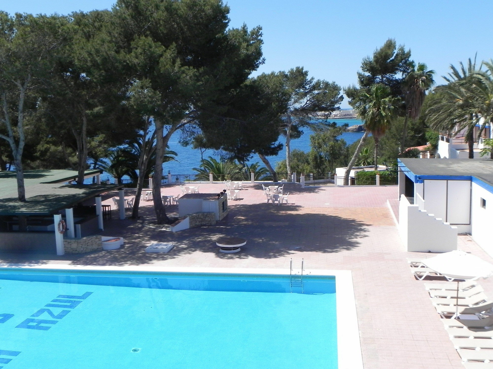 Hotel Club Cala Azul Cala Llenya Exterior foto